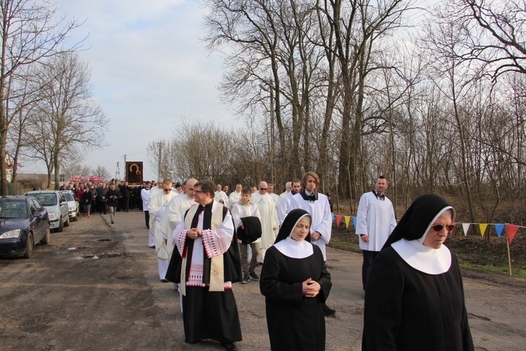 Powitanie ikony MB Częstochowskiej w Luszynie