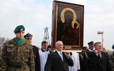 Powitanie ikony MB Częstochowskiej w Luszynie