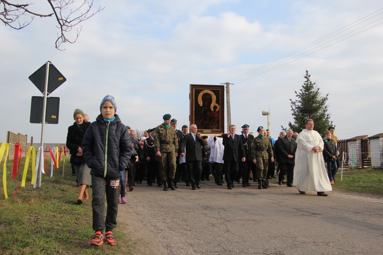 Powitanie ikony MB Częstochowskiej w Luszynie