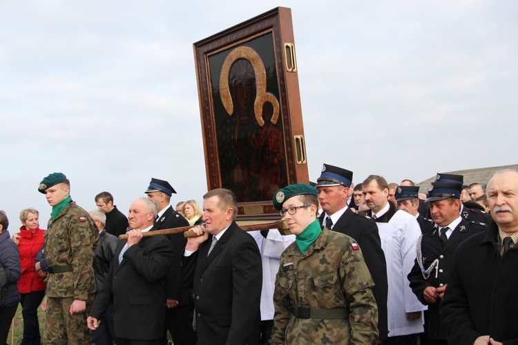 Powitanie ikony MB Częstochowskiej w Luszynie