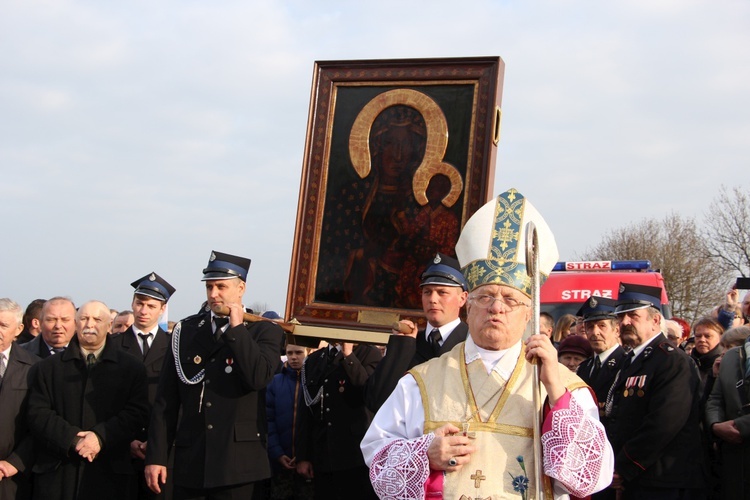 Powitanie ikony MB Częstochowskiej w Luszynie