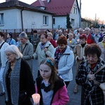 Za krzyżem ulicami parafii