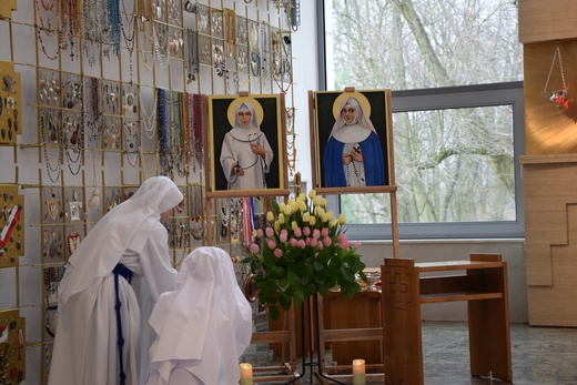 Poświęcenie ikon bł. sióstr w Szymanowie