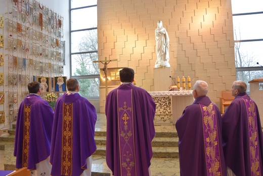 Poświęcenie ikon bł. sióstr w Szymanowie