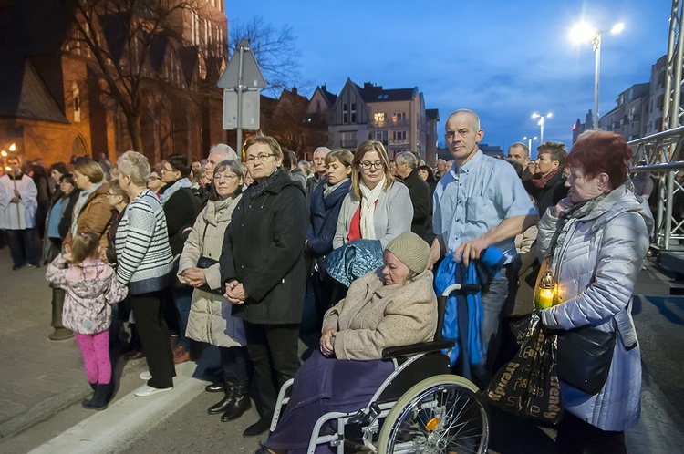 Droga krzyżowa ulicami Koszalina - cz. 1