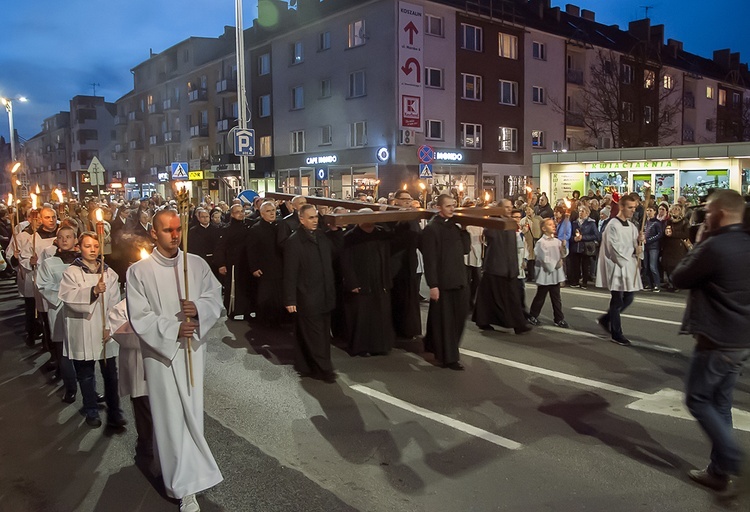 Droga krzyżowa ulicami Koszalina - cz. 1