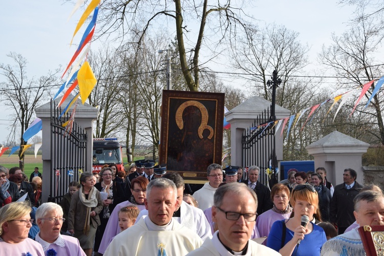 Powitanie ikony MB Częstochowskiej w Śleszynie