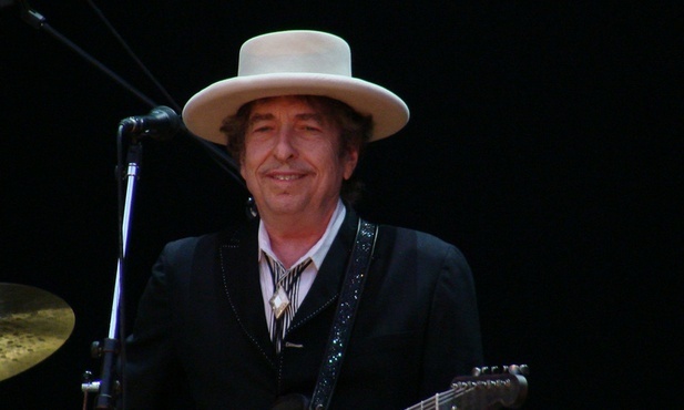 Bob Dylan odebrał dyplom i medal z rąk Akademii, która przyznała mu Nobla