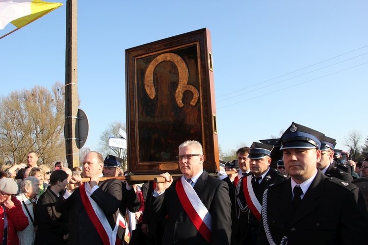 Powitanie ikony MB Częstochowskiej w Żychlinie