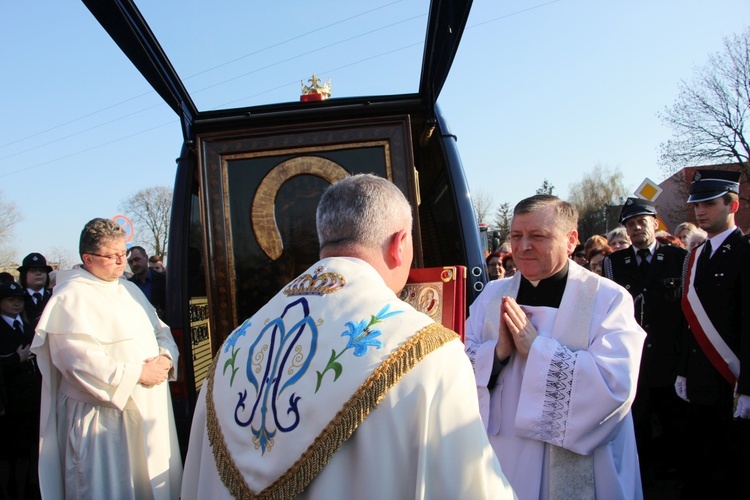 Powitanie ikony MB Częstochowskiej w Żychlinie