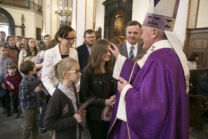 Kardynał Nycz pobłogosławił wszystkie dzieci