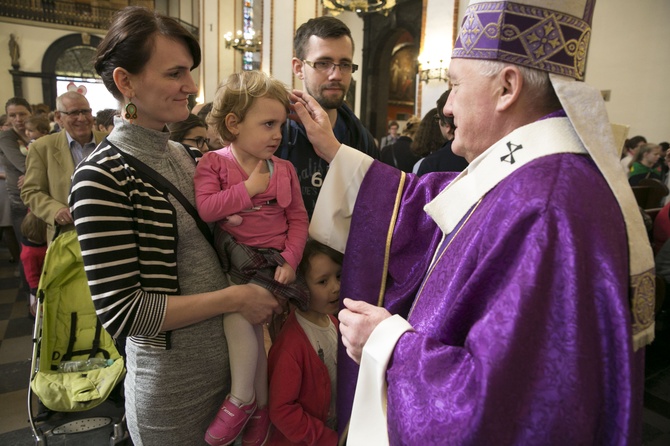 Kardynał Nycz pobłogosławił wszystkie dzieci