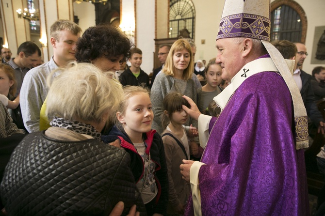 Kardynał Nycz pobłogosławił wszystkie dzieci