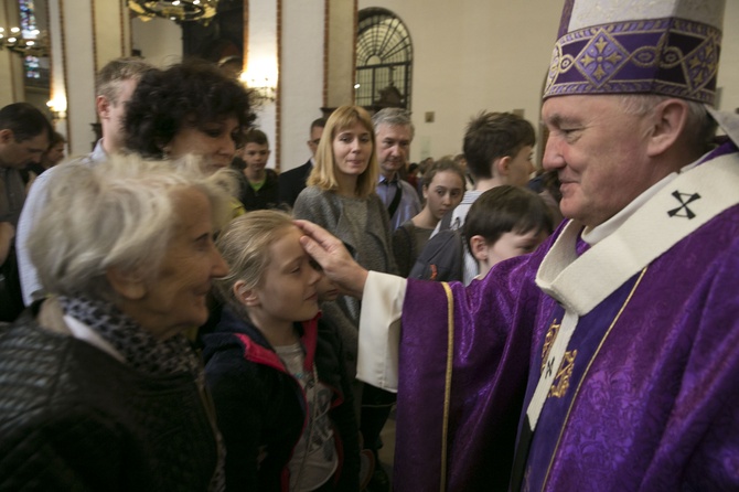 Kardynał Nycz pobłogosławił wszystkie dzieci