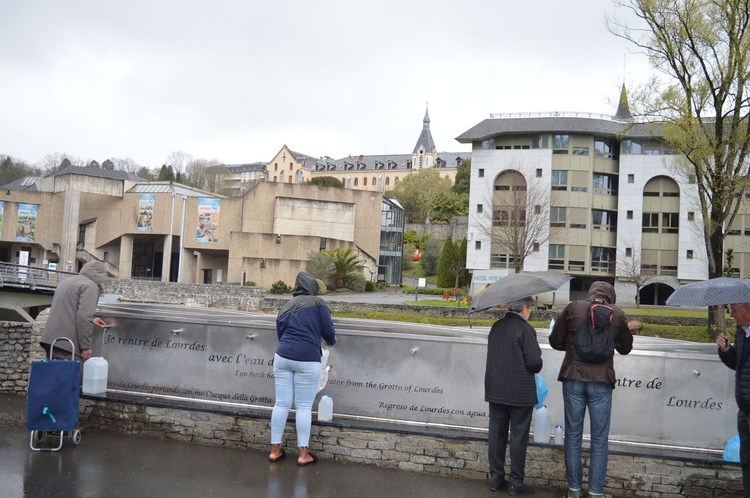 Samolotem prosto do Lourdes