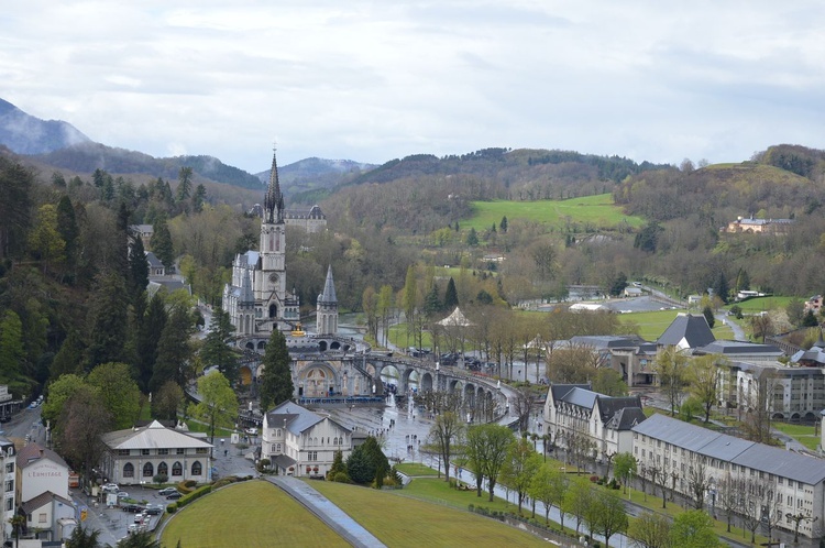 Samolotem prosto do Lourdes