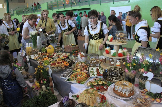 Wielkanocne stoły. Wystawa w Głogówku