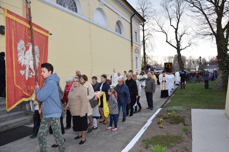 Powitanie ikony MB Częstochowskiej w Trębkach