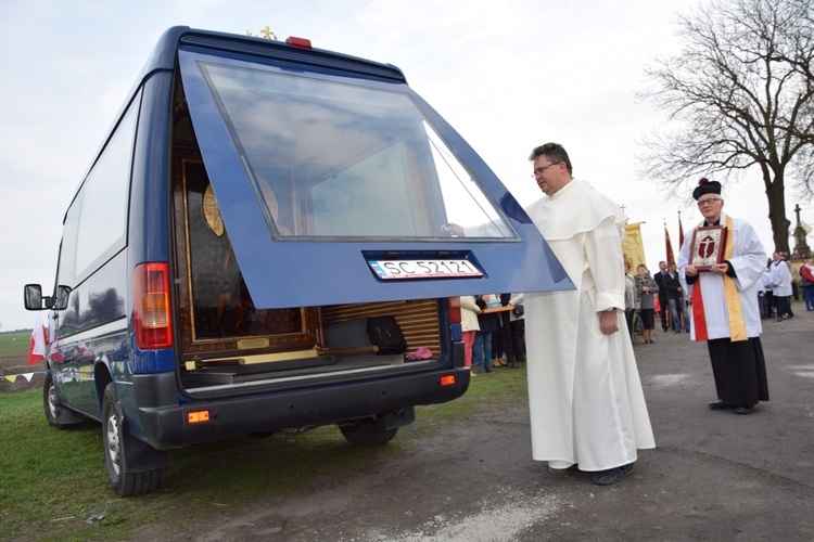 Powitanie ikony MB Częstochowskiej w Trębkach