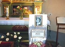 O rychłe wyniesienie na ołtarze krakowianki mieszkańcy modlą się przy jej grobie w kościele św. Mikołaja.