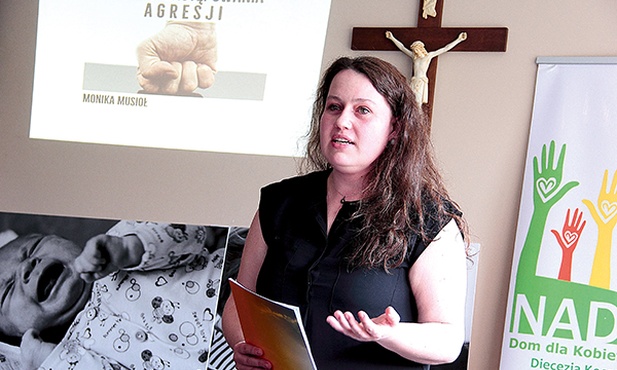 Monika Musioł podpowiada, na czym polega trening zastępowania agresji. 