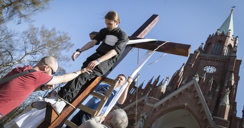 [Video] Piekary szykują się na misterium męki Jezusa 