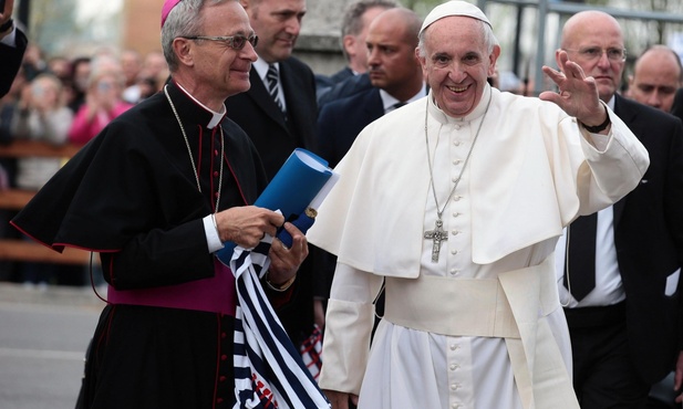 Papież Franciszek abdykuje? Mówi były generał jezuitów