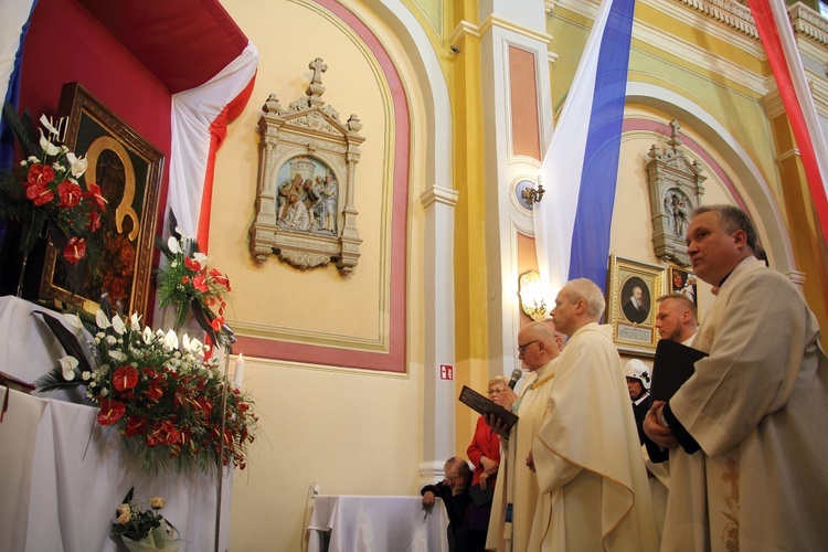 Powitanie ikony MB Częstochowskiej w Oporowie