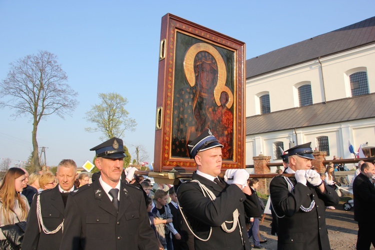 Powitanie ikony MB Częstochowskiej w Oporowie