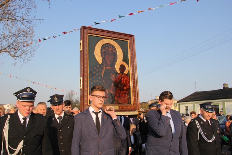 Powitanie ikony MB Częstochowskiej w Oporowie