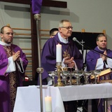 Rekolekcje dla młodzieży szkolnej na hali 