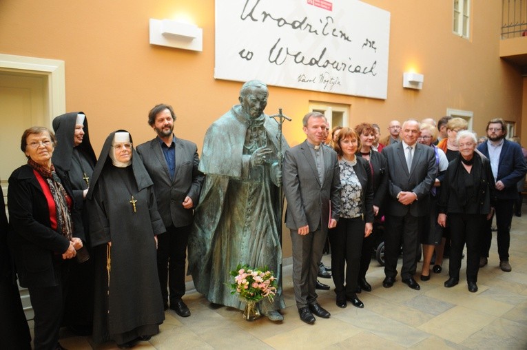 Rzeźby Karola Badyny w Wadowicach