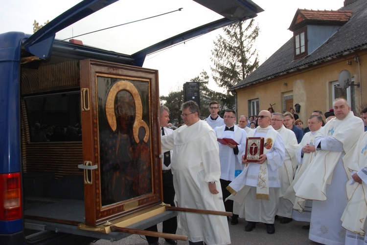 Powitanie ikony MB Częstochowskiej w Bedlnie