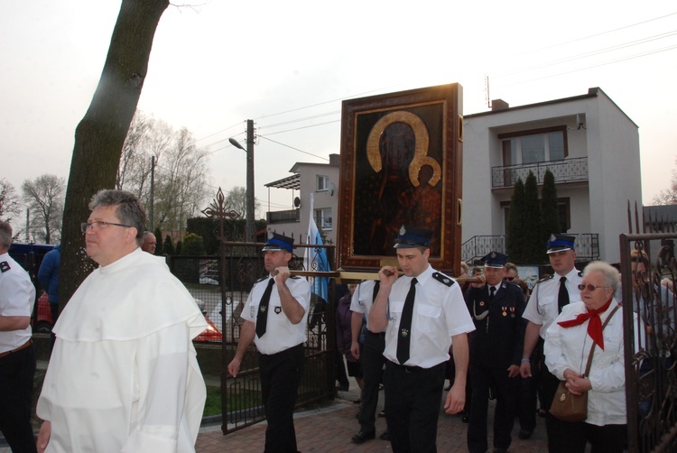 Powitanie ikony MB Częstochowskiej w Bedlnie