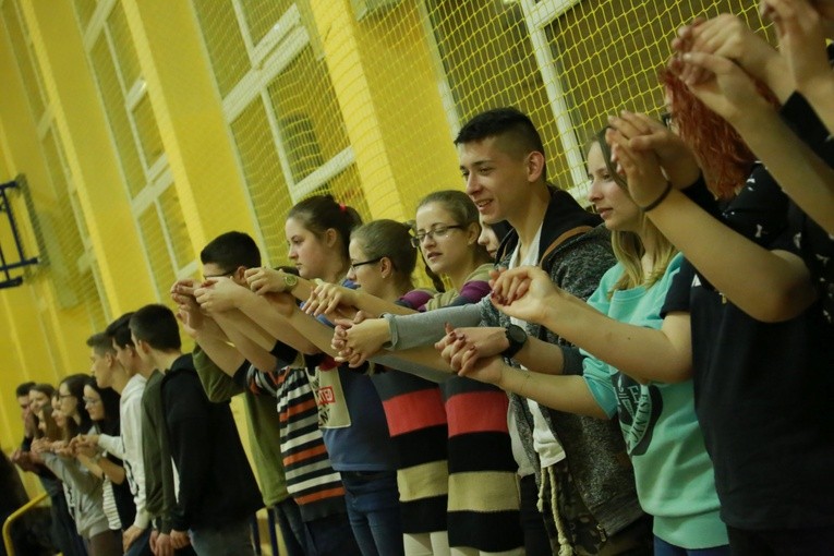 Mecz siatkówki dla Jana Pawła II