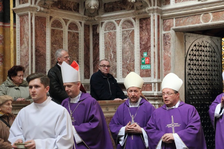 Pogrzeb ks. Stanisława Małysiaka - kościół Mariacki