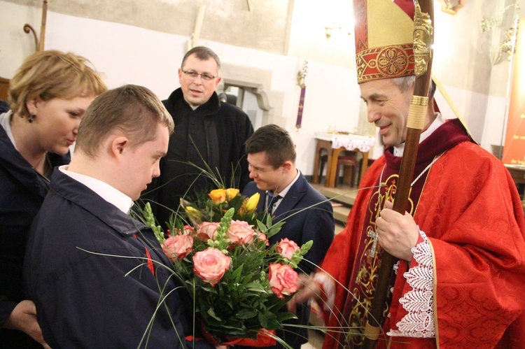 Bierzmowanie w bazylice św. Małgorzaty w Nowym Sączu cz. 1