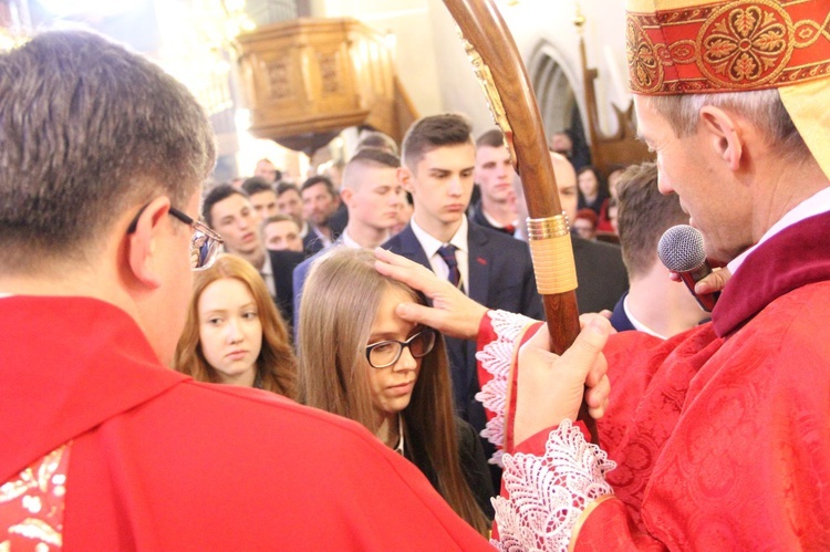 Bierzmowanie w bazylice św. Małgorzaty w Nowym Sączu cz. 1