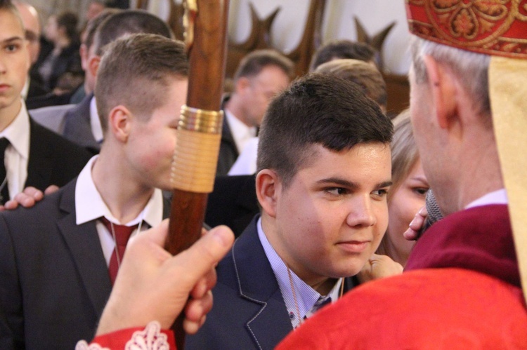 Bierzmowanie w bazylice św. Małgorzaty w Nowym Sączu cz. 1