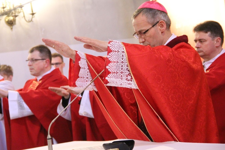 Bierzmowanie w bazylice św. Małgorzaty w Nowym Sączu cz. 1