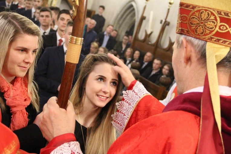 Bierzmowanie w bazylice św. Małgorzaty w Nowym Sączu cz. 2