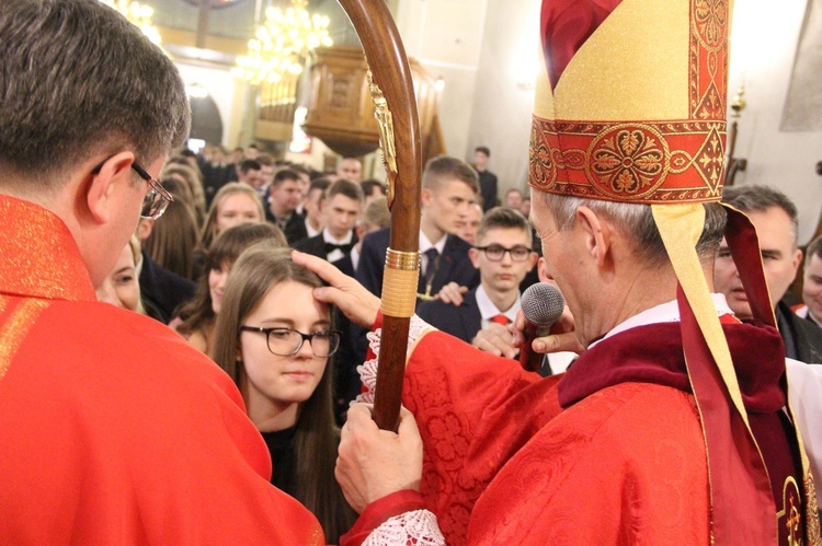 Bierzmowanie w bazylice św. Małgorzaty w Nowym Sączu cz. 2