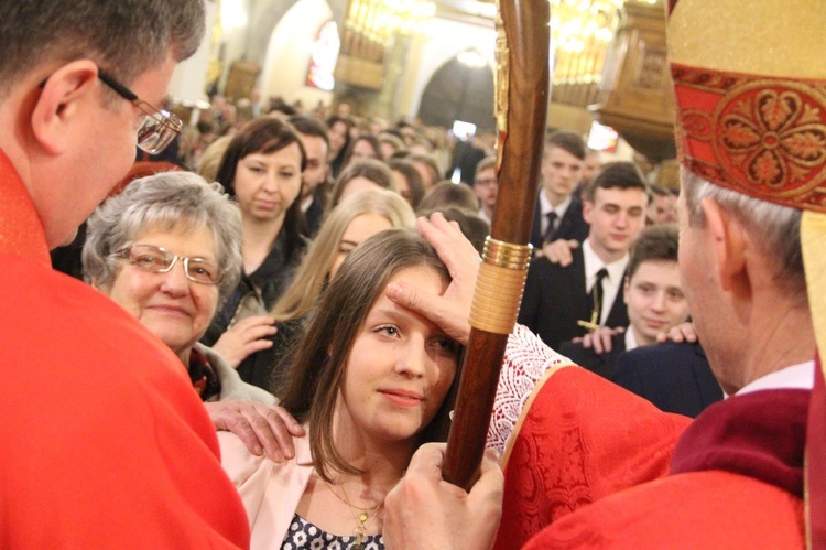 Bierzmowanie w bazylice św. Małgorzaty w Nowym Sączu cz. 2