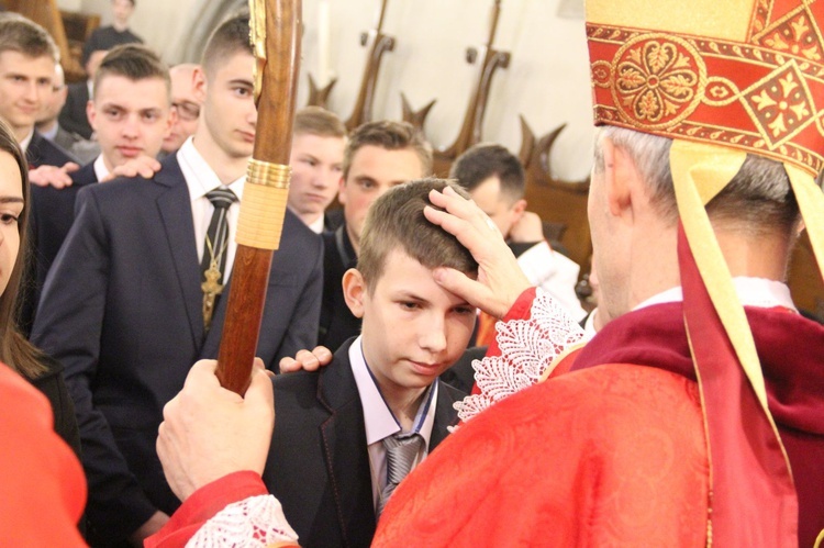 Bierzmowanie w bazylice św. Małgorzaty w Nowym Sączu cz. 2