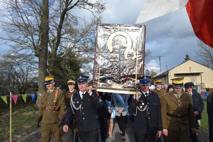 Powitanie ikony MB Częstochowskiej w Pleckiej Dąbrowie