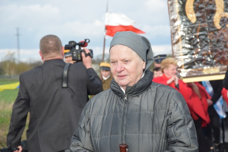 Powitanie ikony MB Częstochowskiej w Pleckiej Dąbrowie