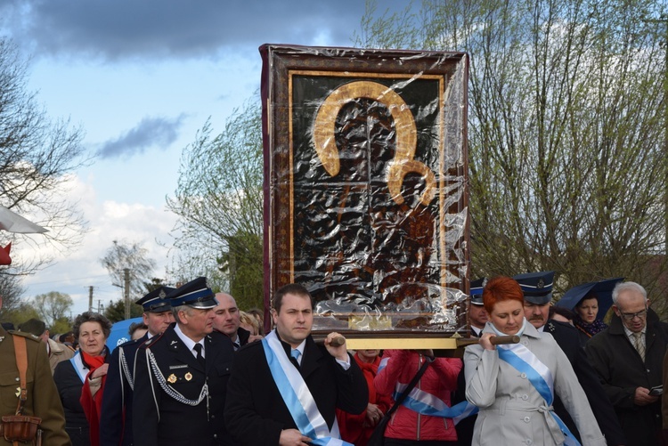 Powitanie ikony MB Częstochowskiej w Pleckiej Dąbrowie