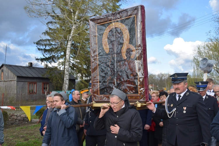 Powitanie ikony MB Częstochowskiej w Pleckiej Dąbrowie