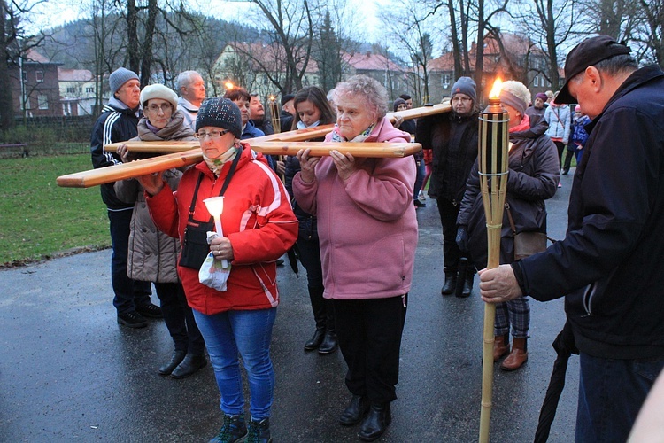 Miejska Droga Krzyżowa. Głuszyca