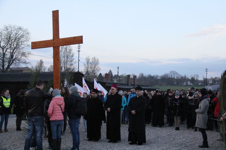 Droga Krzyżowa na Majdanku